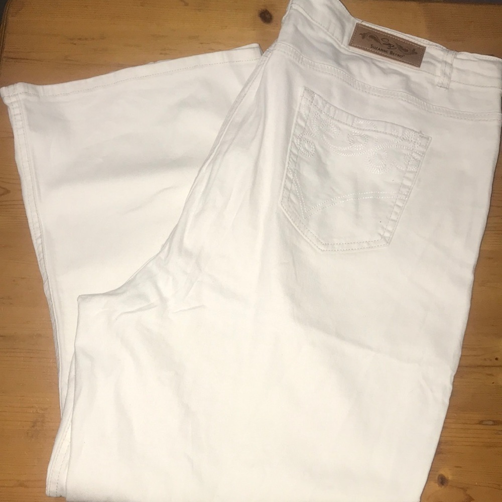 Suzanne Betro Bootcut Off-White Jeans 22